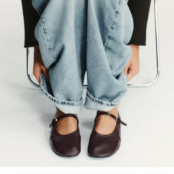 Zara Light Blue Flare Jeans - Picture 2 of 7